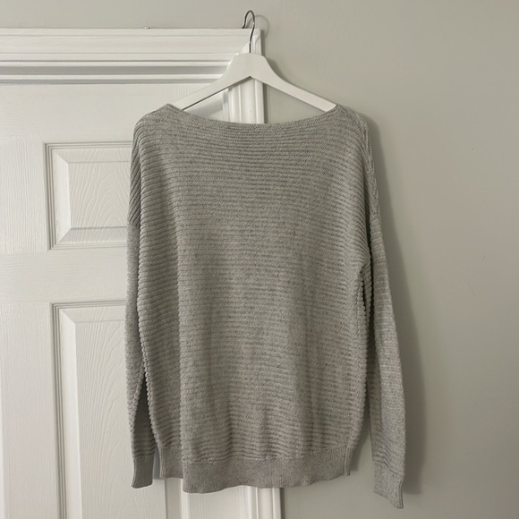 Theory Pullover Sweater Size Medium - Picture 2 of 4